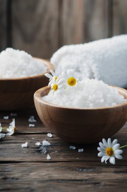 Tuz ile kaplıca tedavisi kavramı