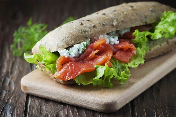 Healthy sandwich with cheese and salmon — Stock Photo, Image