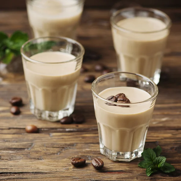 Cold cream met koffie en mint — Stockfoto