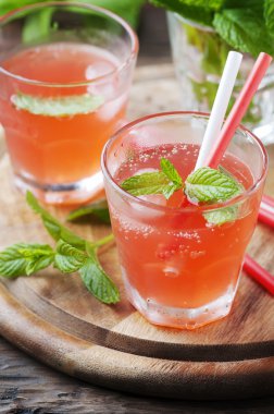 Taze güçlü alkol kokteyl