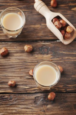 İtalyan geleneksel fındık likörü