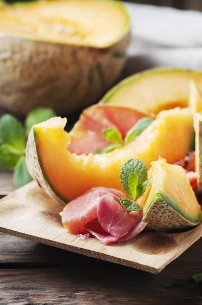 Antipasto italien au prosciutto et melon — Photo