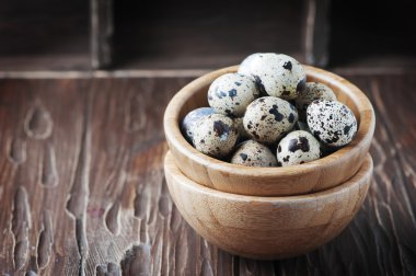 çiğ bıldırcın yumurtası