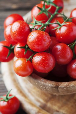 Kırmızı tatlı kiraz domates 