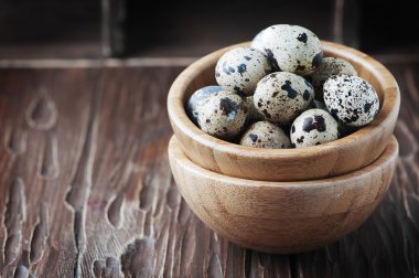 çiğ bıldırcın yumurtası