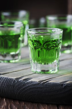 Yeşil sağlıklı kokteyl ile tarhun