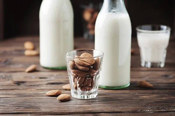 Healthy Almond milk — Stock Photo, Image