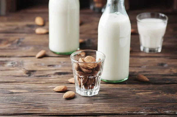 Healthy Vegan Almond milk — Stock Photo, Image