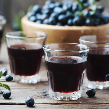 Mirto ile geleneksel Sardunyalı likör