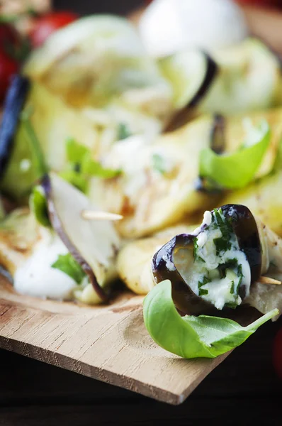 Rollos de berenjena con queso mozzarella — Foto de Stock