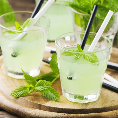 Yeşil alkol kokteyller