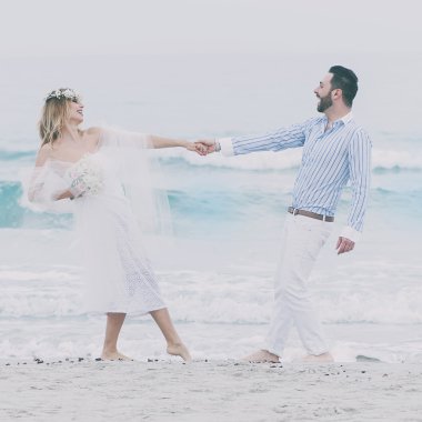 Sadece evli çift yaz sahilde