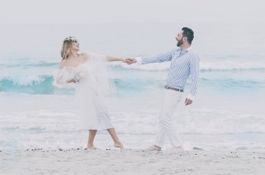 Sadece evli çift yaz sahilde