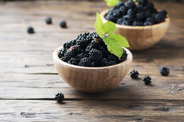 Yabani böğürtlen kase