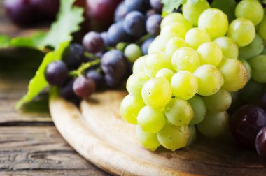 Siyah ve beyaz üzümler