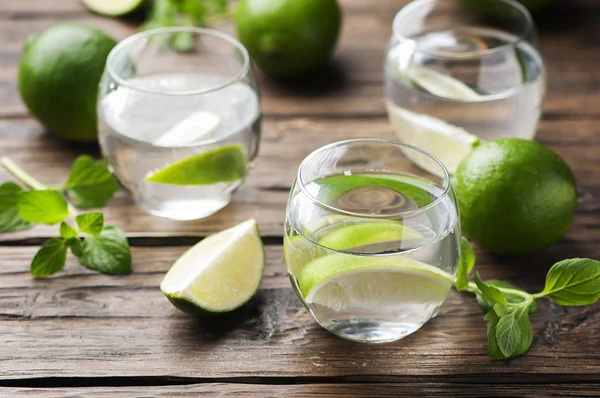 Water with lime and mint — Stock Photo, Image