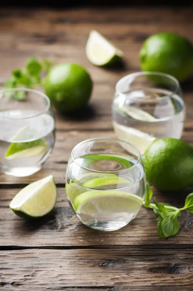 Water with lime and mint — Stock Photo, Image