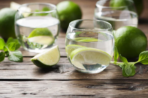 Water with lime and mint — Stock Photo, Image