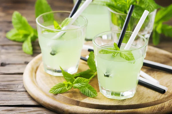 Grüne Alkohol-Cocktails — Stockfoto