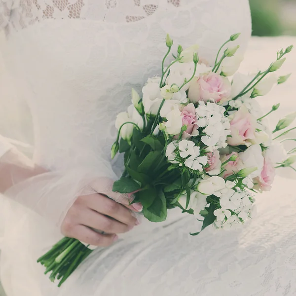 Beautiful wedding bouque — Stock Photo, Image