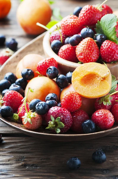 Frutos e bagas de verão Imagem De Stock