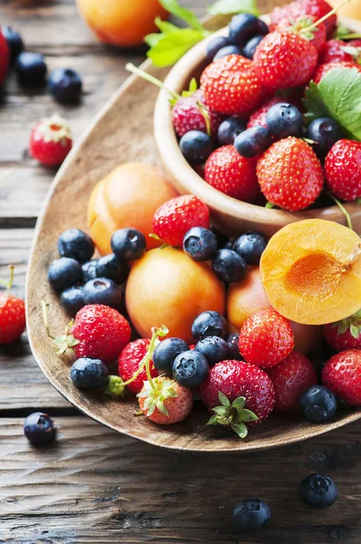 Frutos e bagas de verão Fotografia De Stock