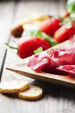 Meze ile İtalyan bresaola