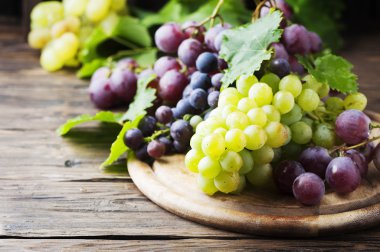 Siyah ve beyaz üzümler