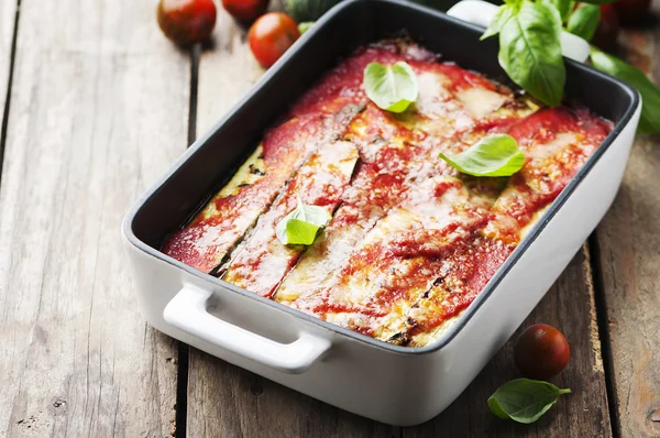Italienische Parmigiana mit Zucchini — Stockfoto