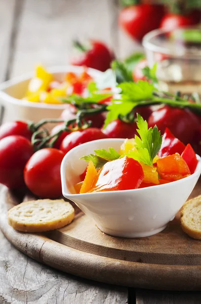 Paprika con pane e pomodoro — Foto Stock