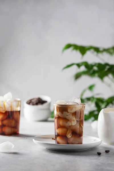Холодный Кофе Мороженым Сливками Селективное Фокусирование Изображения — стоковое фото