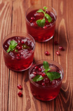 lezzetli nar kokteyl 