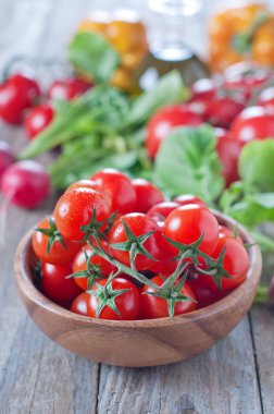 Kase ve sebze domates