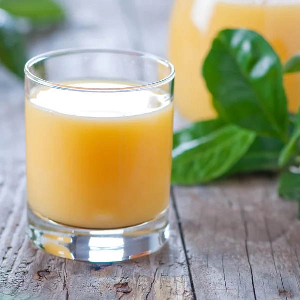 Крупный план апельсинового сока — стоковое фото
