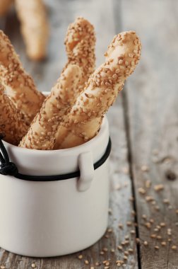 İtalyan grisini ile susam