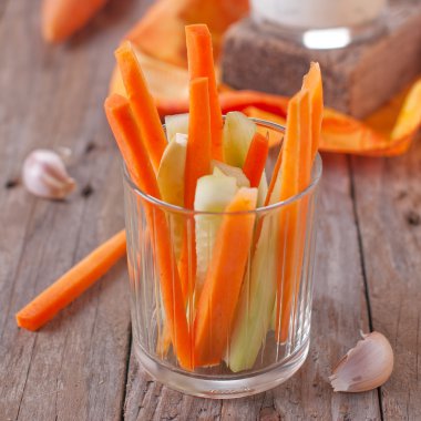 Havuç ve salatalık cam