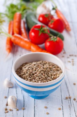 Mercimek kase ve taze sebze