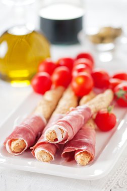 İtalyan jambon ve grisini