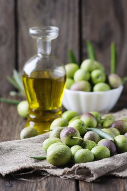 Ham zeytin yağı yapmak için