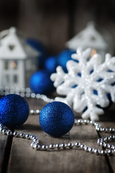 Kerst ornament op houten tafel — Stockfoto