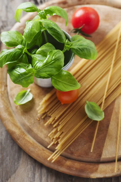 Italiensk mat med pasta — Stockfoto
