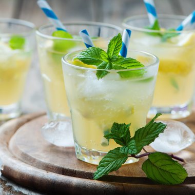 Taze kokteyller witn soda