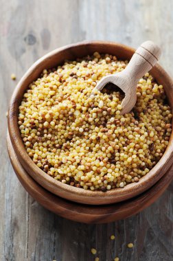 Pişmemiş sardinain makarna fregola