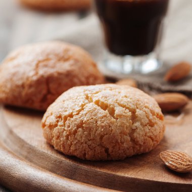 İtalyan aşçı amaretti badem ile