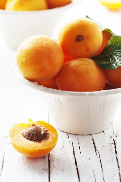 Fresh sweet apricots — Stock Photo, Image