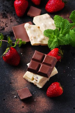 Çikolata nane ve çilek ile
