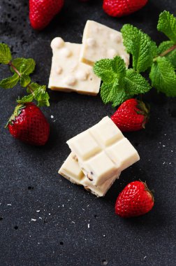 Çikolata nane ve çilek ile