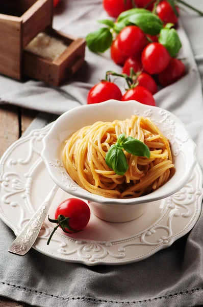 Traditionelles sizilianisches rotes Pesto — Stockfoto
