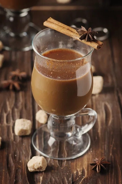 Hot american coffee with cinnamon — Stock Photo, Image