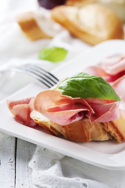 Mortadella Bologna ile İtalyan meze